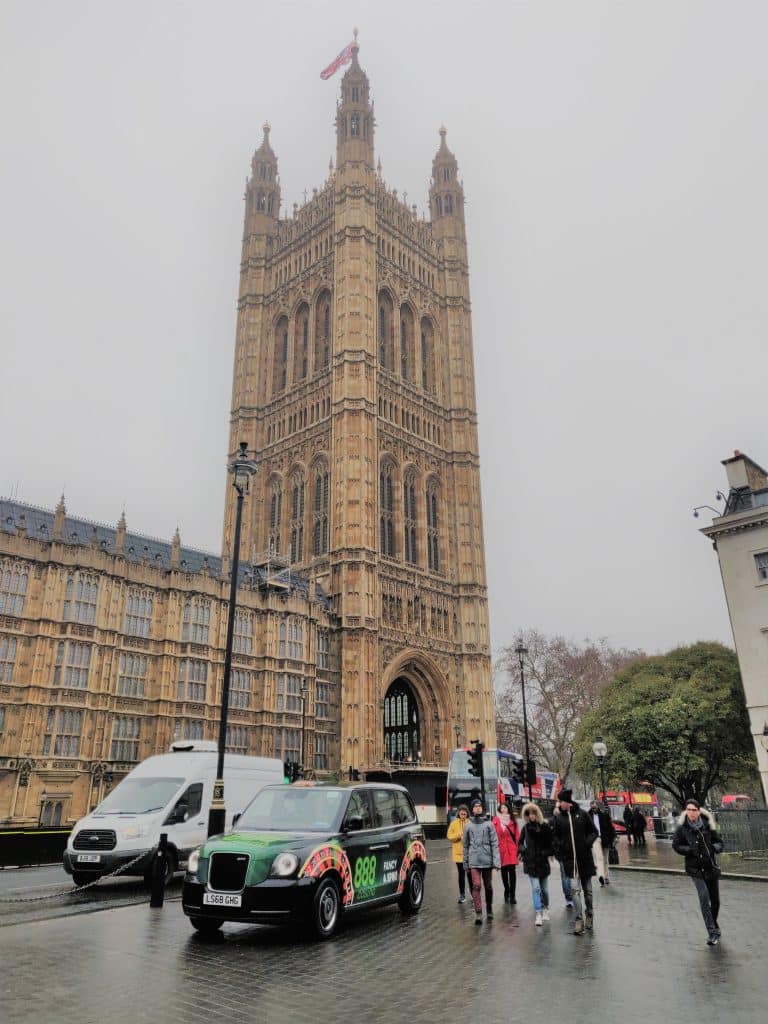 888 Casino Wheel Roulette - Sherbet London Taxi Campaign